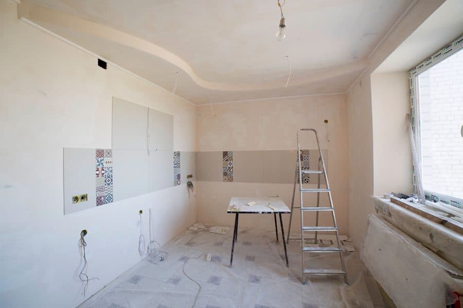 Chantier de rénovation de salle de bain en cours
